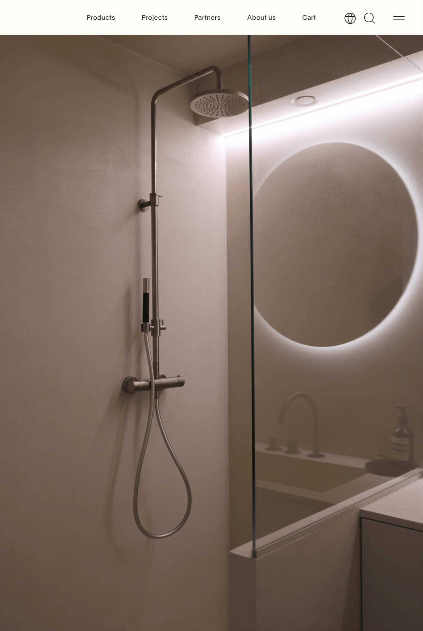 Vue de la bouche de ventilation affleurante Prado installée dans une salle de bain