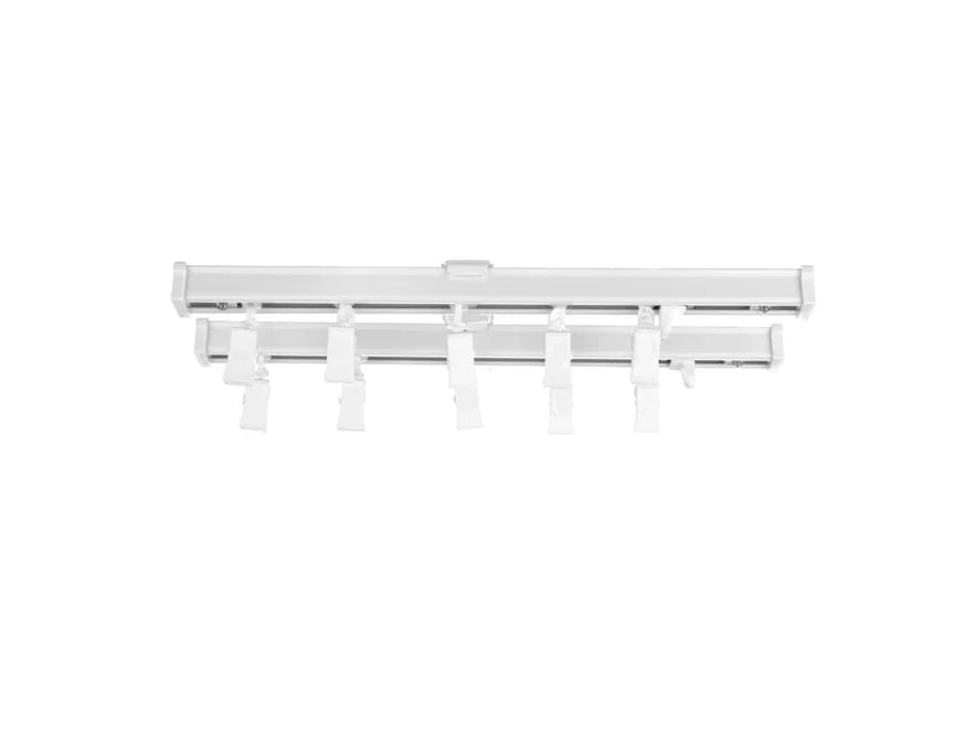 Double rail à rideaux plafond en aluminium blanc avec glisseurs pour fixation simple et discrète des rideaux.
