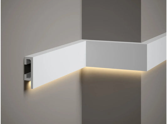 Corniche de plafond QL019 installée avec éclairage indirect LED vers le bas