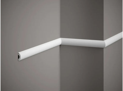 Moulure murale MD031 installée en angle, profil décoratif blanc de 200 cm pour finitions murales intérieures