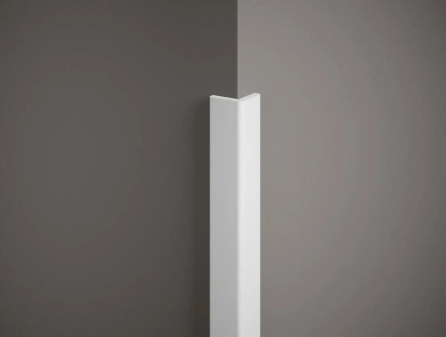 Cornière d’angle MD237 blanche 200 x 3 x 3 cm installée sur un mur, protection et finition pour angles intérieurs