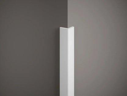 Cornière d’angle MD237 blanche 200 x 3 x 3 cm installée sur un mur, protection et finition pour angles intérieurs
