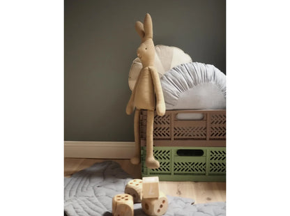 Plinthe moulurée MD094 installée dans une chambre d’enfant – finition murale élégante – 200 x 9,4 x 1,2 cm