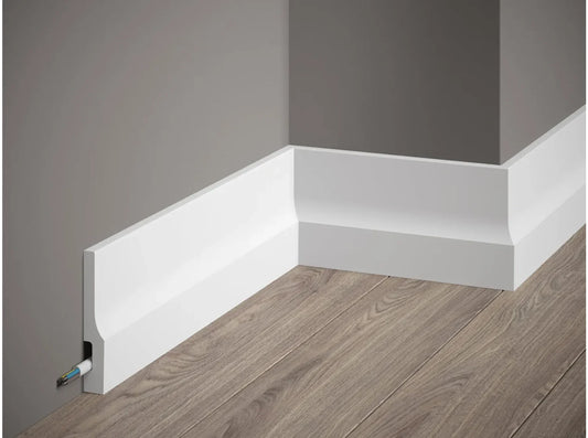 Plinthe décorative QS009 blanche – profil droit avec rainure courbe – passe-câble intégré – 200 x 10 x 1,6 cm