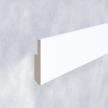 Plinthe MDF décorative 2,8 m avec canal LED intégré – vue complète du produit